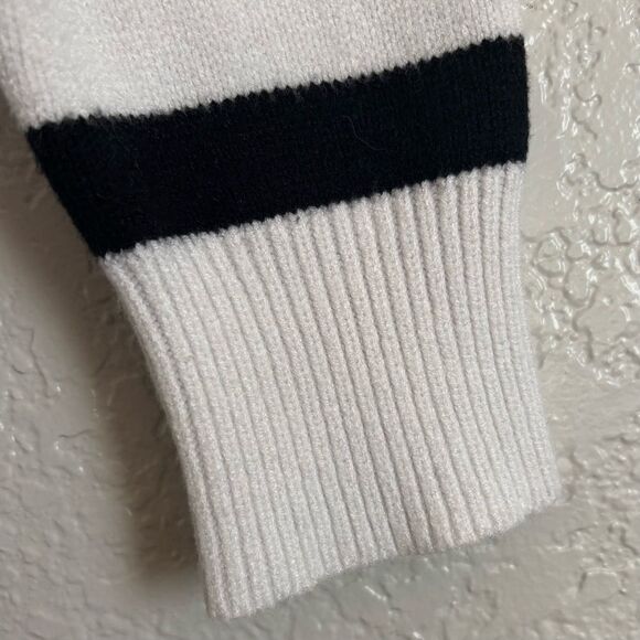 Buttoned High Mock Neck Striped Black and White Sweater Size Medium - Picture 5 of 7